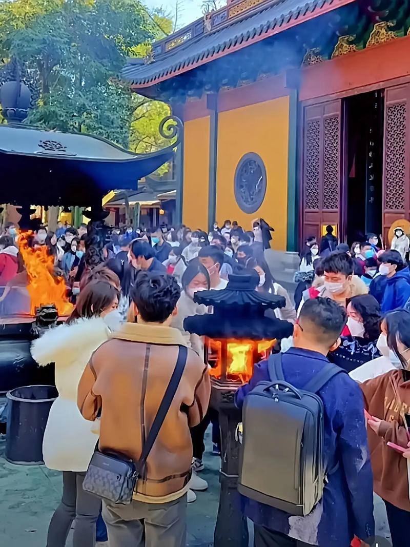 杭州旅行交友指南：西湖与灵隐寺的美丽邂逅与友谊之旅